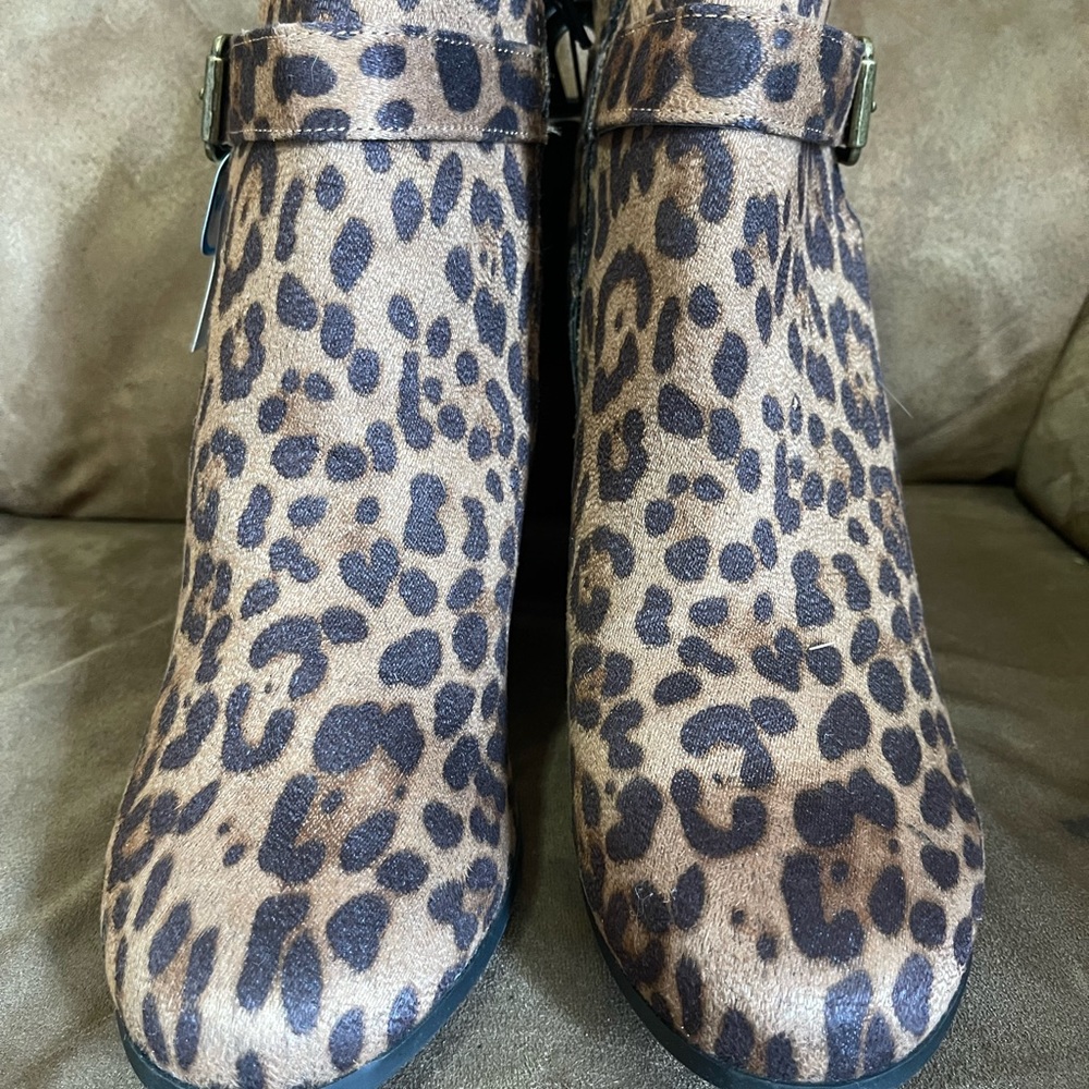 Womens Cheetah Boots